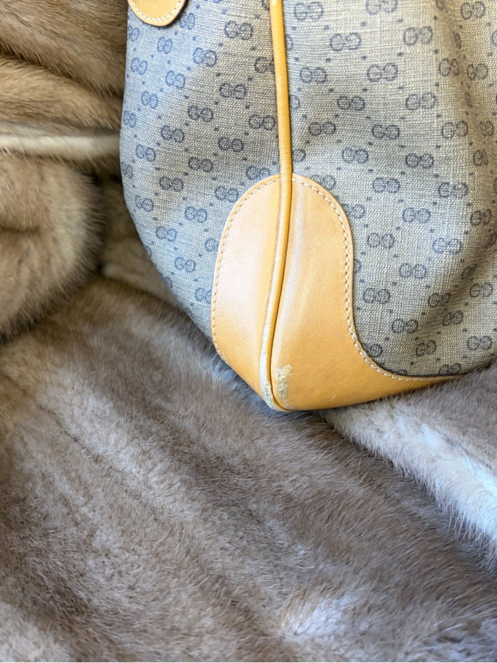 Vintage Gucci Beige Monogram Satchel with Leather Trim - Picture 9 of 10